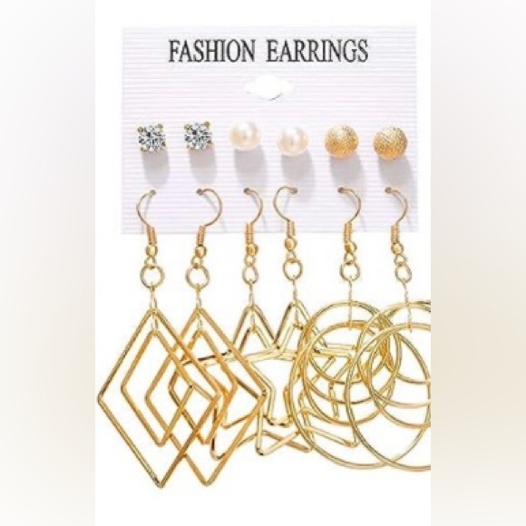 18 pairs of fashion earrings. - Picture 2 of 7